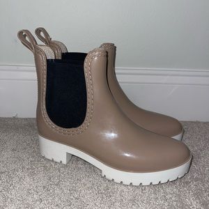 Bamboo Beige Low Top Rain Boots 9